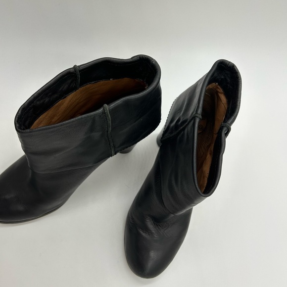 Modern Vintage Vanessa Black Ankle Booties - Picture 2 of 5